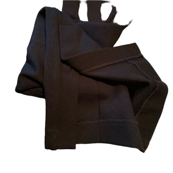 Ecru black sia pull on pant with slit hem. Size small - Picture 12 of 13